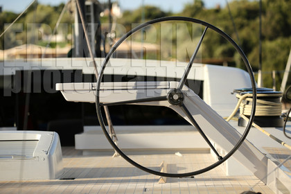 ref-19600-rc-2016-voile-voilier-bateau-barre-details-mer.jpg