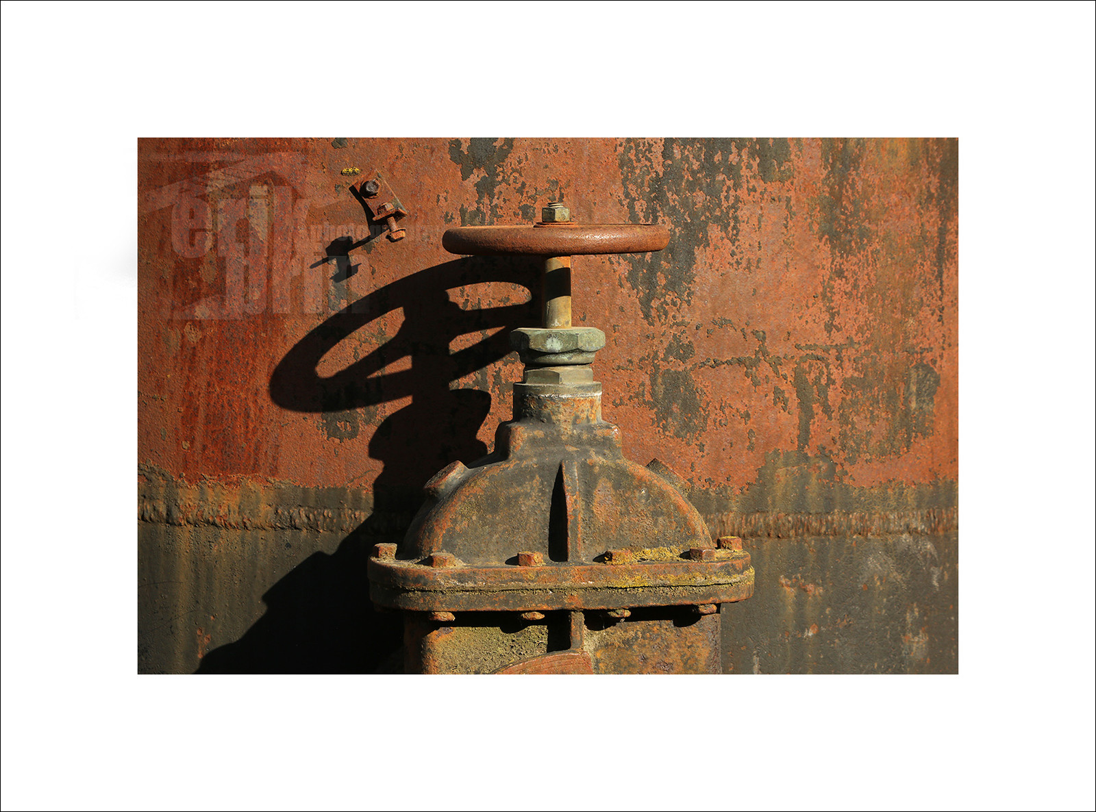 abstc0220-photo-abstraite-street-photography-urbex-rouille-acier-galerie-d-art.jpg