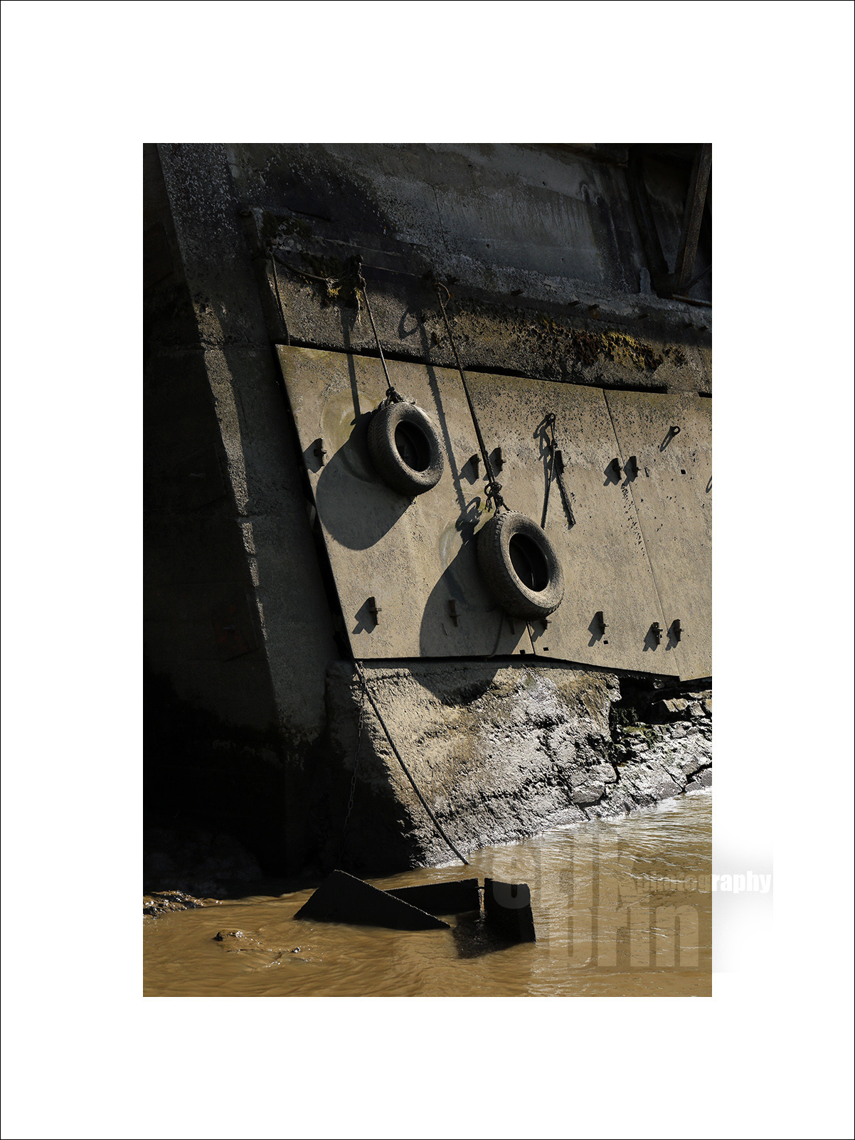 abstc0250-photo-abstraite-street-photography-urbex-ville-galerie-d-art-photo-contemporaine.jpg abstc0250-photo-abstraite-street-photography-urbex-ville-galerie-d-art-photo-contemporaine.jpg