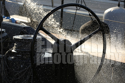 ref-21230-barre-de-voilier-bateau-pont-de-bateau-greement-bateau-de-course.jpg