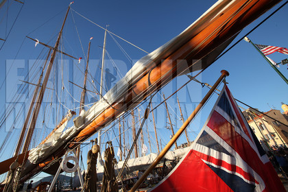 ref-20180-vieux-greement-pont-de-bateau-accastillage-voilier-ancien-mer.jpg