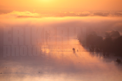 ref-1780-lo10-la-loire-paysage-photos-de-la-loire-photographe-brume-brouillard.jpg