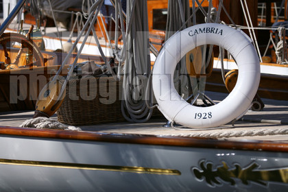 ref-20730-greement-poulie-pont-de-bateau-vieux-greement-mer.jpg