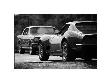 voit0119-voiture-ancienne-vieille-voiture-ford-mustang-photo-noir-et-blanc-photographe-vintage-.jpg