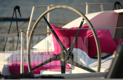 ref-21310-barre-de-voilier-bateau-pont-de-bateau-greement-bateau-de-course.jpg