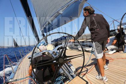 ref-19590-rc2016-voile-voilier-bateau-barre-details-equipage.jpg