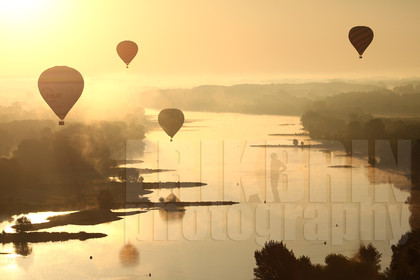 ref-910-lo-la-loire-mongolfiere-paysage-nature-brume-photographe.jpg
