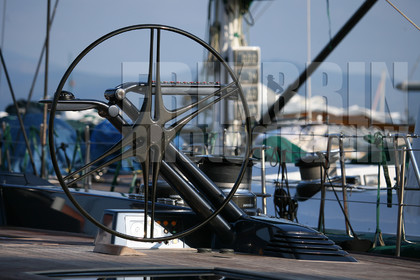 ref-20800-barre-de-voilier-bateau-pont-de-bateau-greement-bateau-de-course.jpg