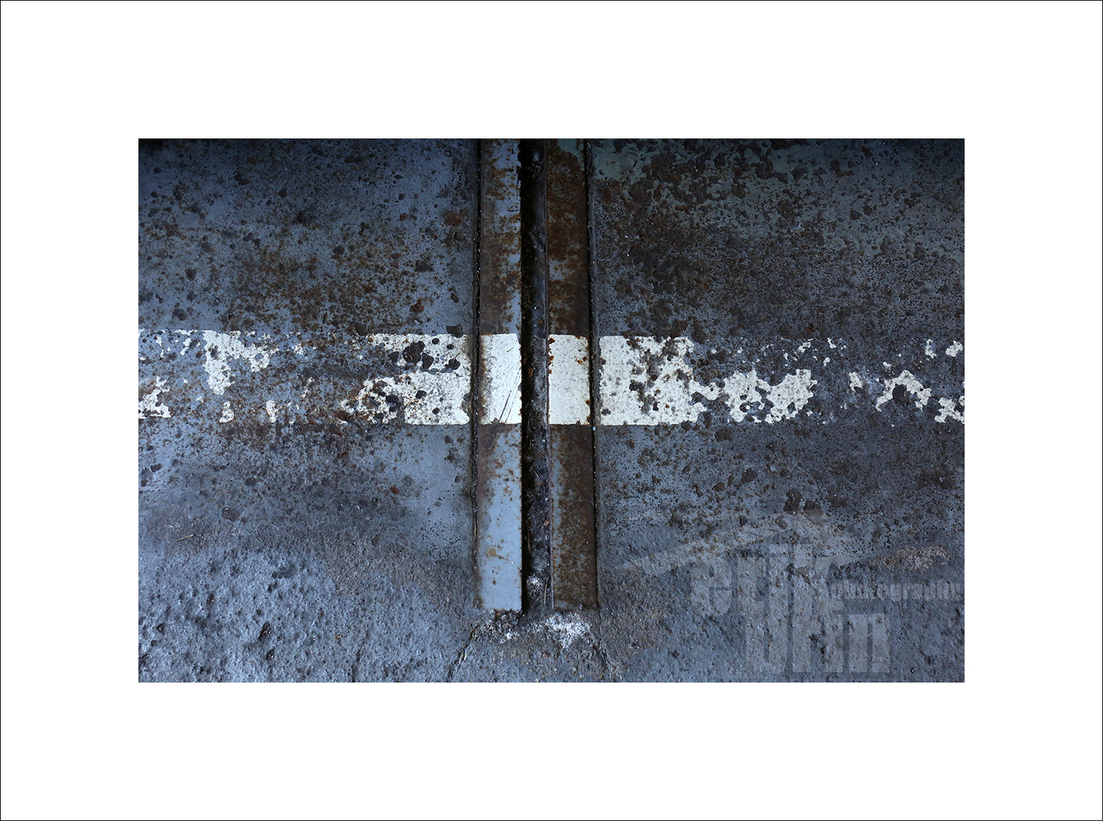 abstc0270-photo-abstraite-street-photography-urbex-ville-galerie-d-art-photo-contemporaine.jpg abstc0270-photo-abstraite-street-photography-urbex-ville-galerie-d-art-photo-contemporaine.jpg
